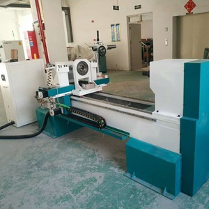 Los tornos CNC para madera fabricados en China se utilizan para fabricar mecánicamente columnas <span class=keywords><strong>de</strong></span> escaleras y patas <span class=keywords><strong>de</strong></span> <span class=keywords><strong>mesa</strong></span>. - Product Image 4