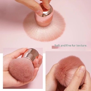 Pinceau à poudre en fibres artificielles à tête champignon avec manche en plastique pour l'application <span class=keywords><strong>de</strong></span> <span class=keywords><strong>fond</strong></span> <span class=keywords><strong>de</strong></span> <span class=keywords><strong>teint</strong></span>, <span class=keywords><strong>de</strong></span> fard à joues et <span class=keywords><strong>de</strong></span> poudre fixante sur le visage - Product Image 4