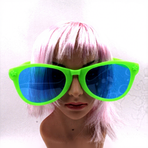 Gafas de Sol con Montura Geométrica Retro Y2K para Mujer, Gafas de Sol de Ojo de Gato Geométricas para Festivales, Verano 2026 - Product Image 3