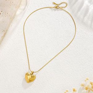 Moda Vintage geométrico prismático corazón collar 18K oro INS titanio acero <span class=keywords><strong>amor</strong></span> mujer joyería collar al por mayor - Product Image 3