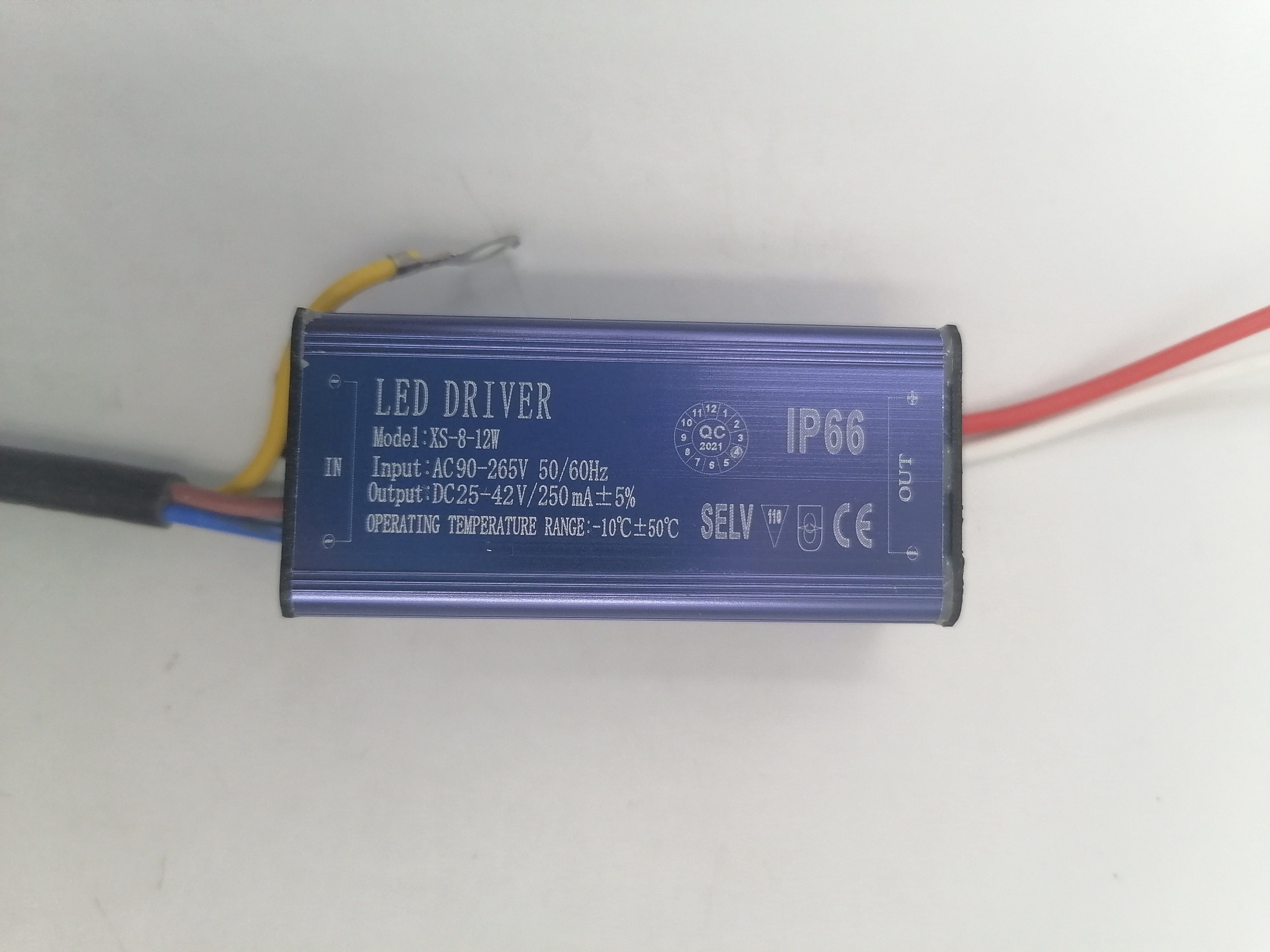 Controlador 1-3W / 4-7W / 8-12w / 13-18w / 18-24w Controlador de material metálico resistente al agua IP65 Certificación CE ROHS