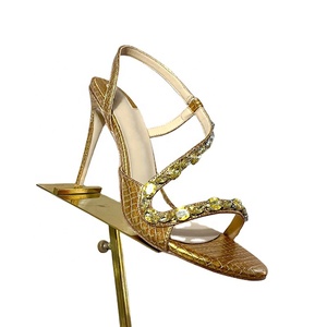Estate nuovo stile <span class=keywords><strong>borchie</strong></span> oro Open Toe sandali eleganti sandali da <span class=keywords><strong>donna</strong></span> con cinturino sottile <span class=keywords><strong>scarpe</strong></span> tacchi alti tacchi a spillo per la festa - Product Image 2