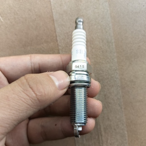 Bujías NGK de Alta Calidad, Originales, para Sistemas de Motor Automotriz 93815 SILZKR6B10E, Embalaje Coreano 18846 10060 - Product Image 3