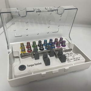 Juego de Llaves Dinamométricas Dentales con Puntas de Colores Variados para Cirugía de Implantes, Operación Manual - Product Image 1