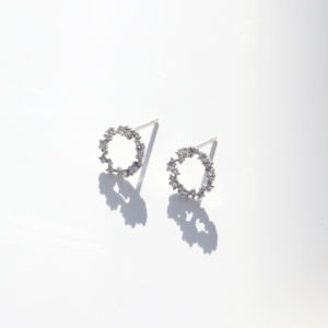 ต่างหูเพชรไวท์บริลเลียนท์02 ไข่มุกทองคำ 14K เครื่องประดับคุณภาพสูง ขายส่ง ผู้ผลิตตามสั่งสำหรับผู้หญิง รับผลิตแบบ OEM ODM - Product Image 1