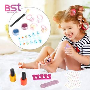Los <span class=keywords><strong>niños</strong></span> juegan DIY Nail Art Polish Makeup <span class=keywords><strong>Kit</strong></span> Tattoo Sticker Temporal Cosmetic Toy Kids Tattoo Nails Set <span class=keywords><strong>para</strong></span> niñas pequeñas - Product Image 2