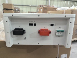 <span class=keywords><strong>Serie</strong></span> de Bajo Voltaje Deye Residential Ess RW-F16 51.2V 314Ah 16Kwh Lifepo4 Max. Paquete de 32 Baterías de Litio <span class=keywords><strong>en</strong></span> <span class=keywords><strong>Paralelo</strong></span> - Product Image 4
