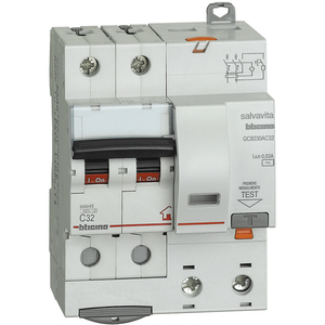 Disjoncteur différentiel Bticino Salvavita 2P 32A AC avec bouton de test, montage sur rail DIN - Product Image 1