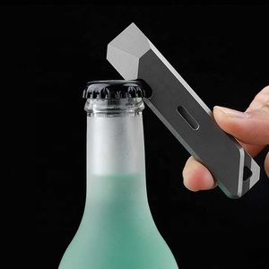 Vente en gros de porte-clés en alliage de titane haute performance, barre à levier EDC, petit multi-outils, porte-clés résistant à la corrosion, outil à levier pour tous les jours - Product Image 2