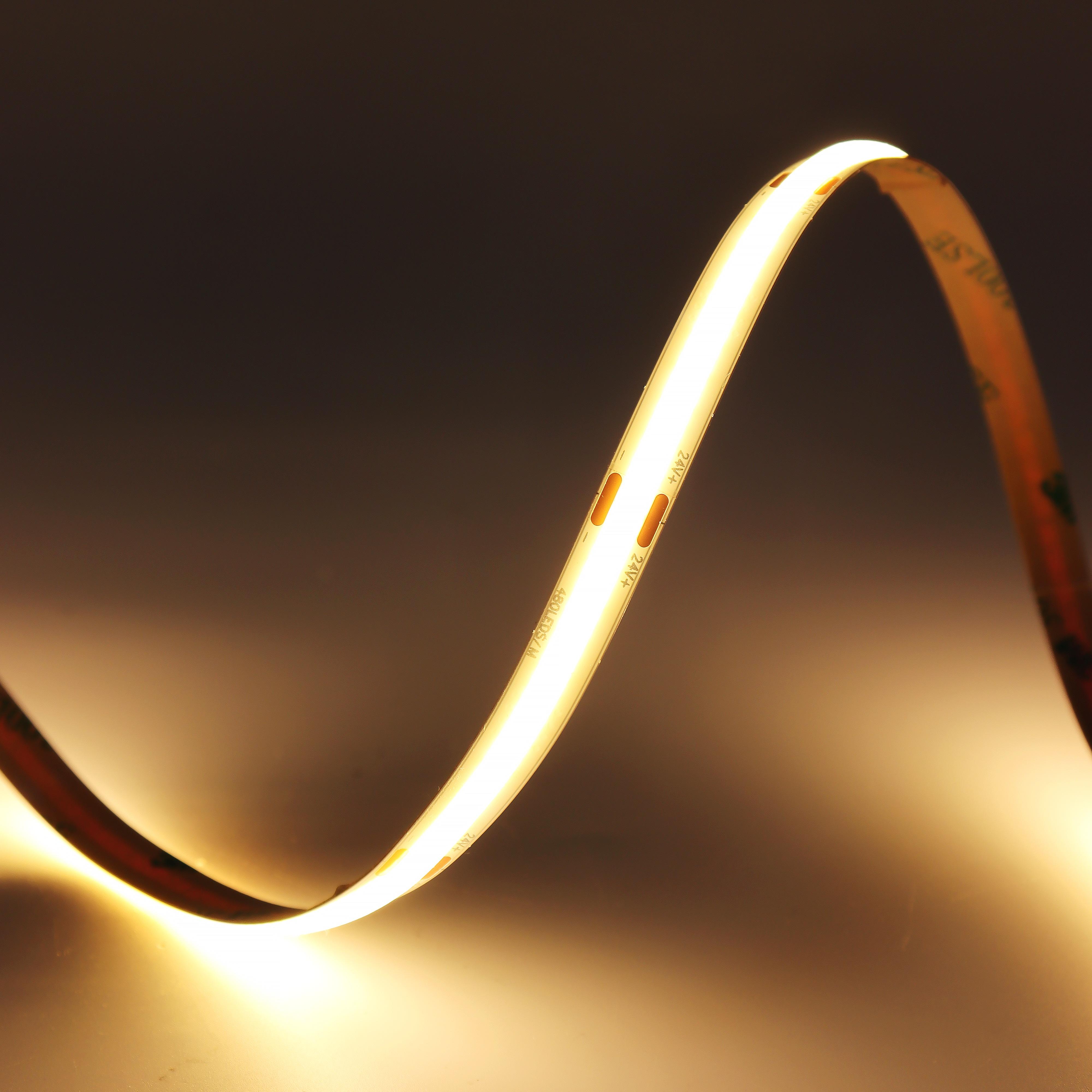 สีขาวอบอุ่น