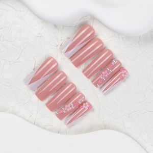 24 piezas en forma de ataúd <span class=keywords><strong>Diagonal</strong></span> flor francesa perla punto diamante copos desmontable ABS Nail Art para dedos - Product Image 2