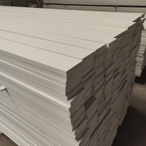 Plinthes en bois à base de peinture d'apprêt blanche pour intérieurs de maisons classiques modernes en Amérique du Nord - Product Image 3