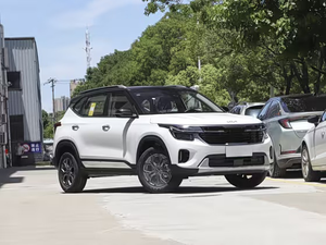 KIA Seltos 1.5 <span class=keywords><strong>L</strong></span> IVT Édition Luxe Toit Noir Édition Technologie Avancée 2026 |   Moteur à faible consommation de carburant - Product Image 3