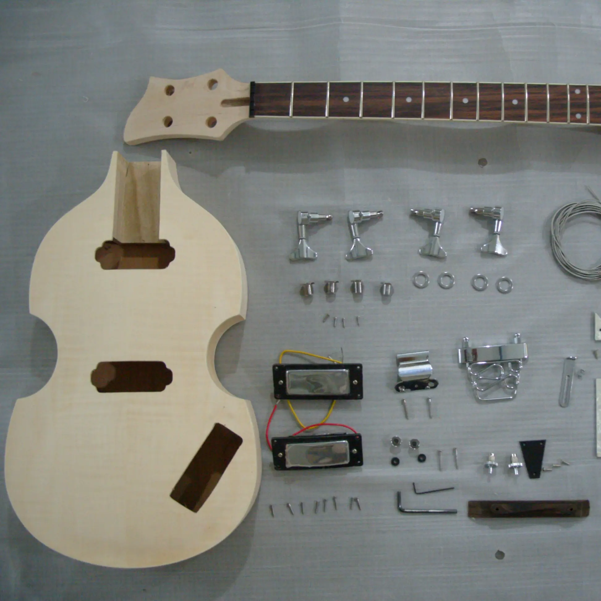 未完成のバイオリンベースギター販売/ベースギターDIY