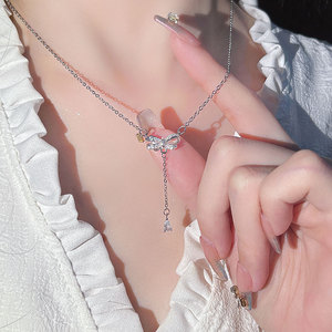 Collana con Fiocco a Cuore Serie Principessa Fugitiva per Donne, Design Elegante e Freddo in Acciaio Inossidabile con Goccia d'Acqua, Modello R4040 - Product Image 4
