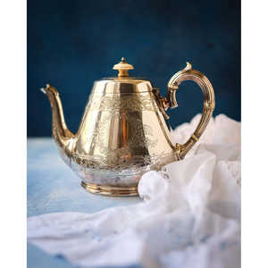 Théière Gabriella P. Sheffield avec gravures et bouton en os, bouilloire élégante pour les amateurs de thé - Product Image 5