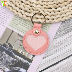 Borsa a forma di cuore Charm graziosa custodia per peli di animali domestici Mini portachiavi in pelle PVC porta borse zaino da donna ciondolo affascinante - Product Image 3