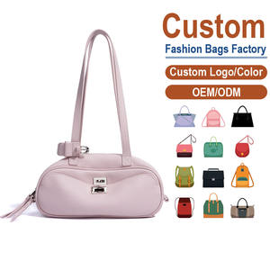 Sac à bandoulière mini carré en cuir pleine fleur de qualité supérieure – Texture litchi avec ferrures métalliques, personnalisation de la marque pour le travail et le quotidien - Product Image 1