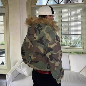 En stock, prêt à être expédié, streetwear ODM, veste bomber réversible en fausse fourrure camouflage vintage lavée, coupe courte pour hommes - Product Image 3