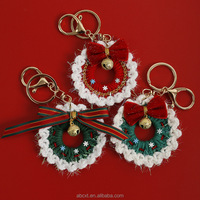Porte-clés couronne de Noël en crochet fait main, breloque de sac en fil, ornement festif à suspendre, cadeau de Noël, vente en gros