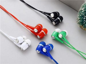 Auriculares deportivos con sonido estéreo de graves de 3,5mm, auriculares de música en la oreja, auriculares para juegos, auriculares con cable para iPhone, <span class=keywords><strong>Samsung</strong></span>, micrófono - Product Image 4