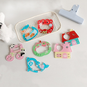 Portachiavi portachiavi in acrilico con moschettone personalizzato <span class=keywords><strong>Anime</strong></span> in acrilico con fibbia da montagna Logo con moschettone in acrilico epossidico - Product Image 6