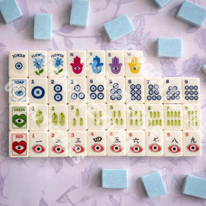 Juego de Mahjong Americano de Lujo Moderno, Portátil, con Fichas Acrílicas Color Crema, Ojo Turco, Hamsa, Cristal, Jokers, Completo, 160 Piezas - Product Image 4
