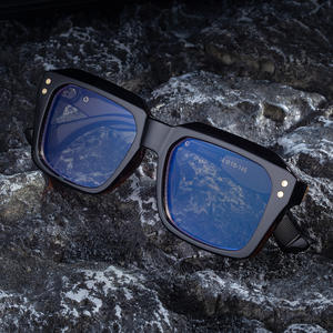 Lunettes de soleil photochromiques Tob Davies à monture carrée pour hommes, protection UV400, pare-soleil de classe 2, monture en plastique et métal, couleur noire - Product Image 4