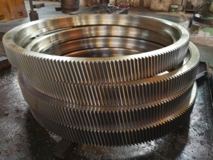 Fabricants usinage CNC acier coulé gros pignon hélicoïdal personnalisé de haute qualité entraînement grand engrenage - Product Image 3