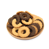 Biscuits croustillants en forme d'anneaux, sachet de 75g, saveurs fruitées et chocolatées, biscuits sandwich