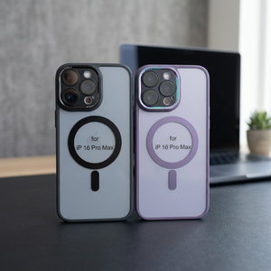 Étui de téléphone hybride magnétique de luxe en TPU et PC antichoc pour 16 Pro Max avec charge sans fil - Product Image 1