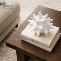 Ornements en céramique mate Merlin Living pour la décoration intérieure, décoration en céramique en forme d'oursin, usine de céramique de Chaozhou, vente en gros