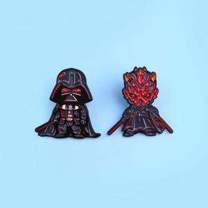 Épinglette en émail de personnage pixelisé nostalgique, adaptée aux amateurs de mode soucieux de l'esthétique rétro - Product Image 2