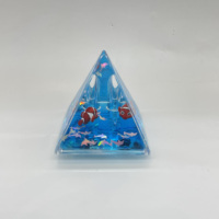 Porte-stylo pyramidal liquide, triangle, paillettes acryliques flottantes, ornement de bureau, souvenir, cadeau d'affaires, figurine personnalisée