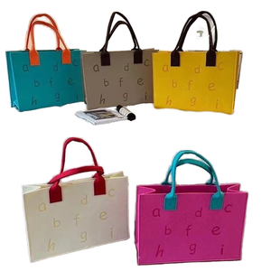 Bolsos de Mano Personalizados para Mujer, Estilo Casual Vintage, de Fieltro, con Cierre Abierto y Correa de Cadena, para Uso Diario - Product Image 2
