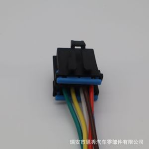 Conector Automotriz Serie 2.8, 4 Posiciones, Plástico Negro 12064998 para Cableado de Automóviles - Product Image 1