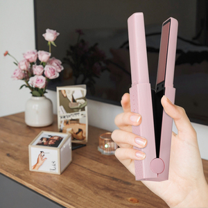 Lisseur de cheveux professionnel rechargeable à ions négatifs LED sans fil, mini fer plat pour toutes les coiffures, 11 modes de température, chauffe rapide en 15 secondes - Product Image 1