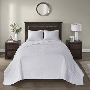 DB Reversible <b>Bedspread</b> Set White Queen Size Floral and <b>Quilted</b> Pattern Cotton and Polyester for Home Use or Hotels - Product Image 2