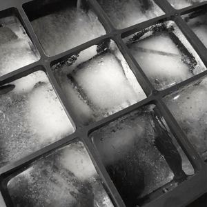 Bac à glaçons en silicone 15 cavités, facile à démouler pour la fabrication de glaces - Product Image 3