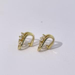 ต่างหูแบบเปิดรูปหัวใจลายเรขาคณิตสไตล์เรโทร ชุบทองบนทองเหลือง ประดับเพชรซิคอน สำหรับผู้หญิง จาก Tianyu Gems - Product Image 3