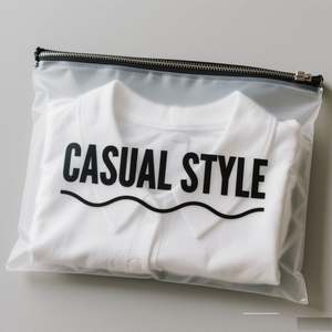 Bolsa de embalaje exprés para ropa Polymailer autoadhesivo, logotipo personalizado Courier Mailer Envío impermeable Bolsas de polietileno Bolsas postales - Product Image 4