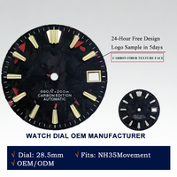 Cadran de montre NH35 sur mesure de 28,5 mm avec texture carbone forgé unique, offrant des services de logo personnalisé haut de gamme pour les modifications.