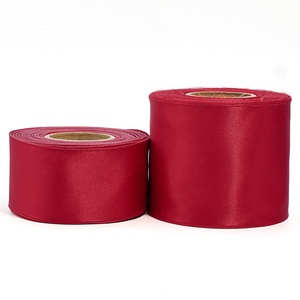 더블 페이스 레드 새틴 리본 2 1/2 인치 X 10 야드 100% 폴리에스터 친환경 유선 리본 크리스마스 트리 활 웨딩 파티 - Product Image 6