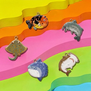Pendentif en alliage émaillé Moyamiya sur le thème de la vie marine, motifs requin, poisson-bouffant, poisson rouge, accessoires de collier perlé DIY - Product Image 4