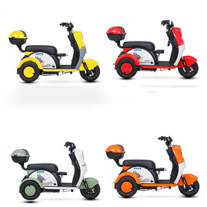 Triciclo Eléctrico Blanco y Verde de 3 Ruedas, Scooter para Adultos con Caja de Almacenamiento Trasera - Product Image 3