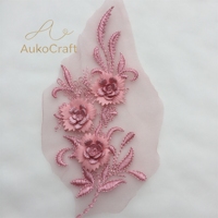 Appliques en dentelle brodée de perles et de paillettes 3D en tulle polyester et maille, motifs perlés pour robes de mariée et de cérémonie