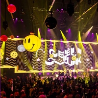 Ballon gonflable en PVC scellé avec lumières LED RGB, couleurs personnalisables, ventilateur intégré pour la décoration de plafond de club