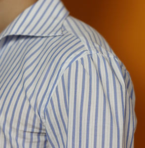 <span class=keywords><strong>Camicia</strong></span> MTM in <span class=keywords><strong>Seersucker</strong></span> 100% Cotone a Righe con Colletto, Stile Italiano con Arricciatura su Spalle/Schiena, <span class=keywords><strong>Camicia</strong></span> Casual per Sartoria - Product Image 5