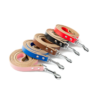 Correa para Mascotas de Cuero Auténtico y Aleación Resistente, Varios Colores, Correa para Perros y Gatos - Product Image 1