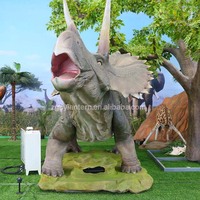 Construisez votre monde préhistorique |   Tricératops animatronique réaliste, rugissements et mouvements dramatiques pour une utilisation en intérieur, centres commerciaux, écoles
